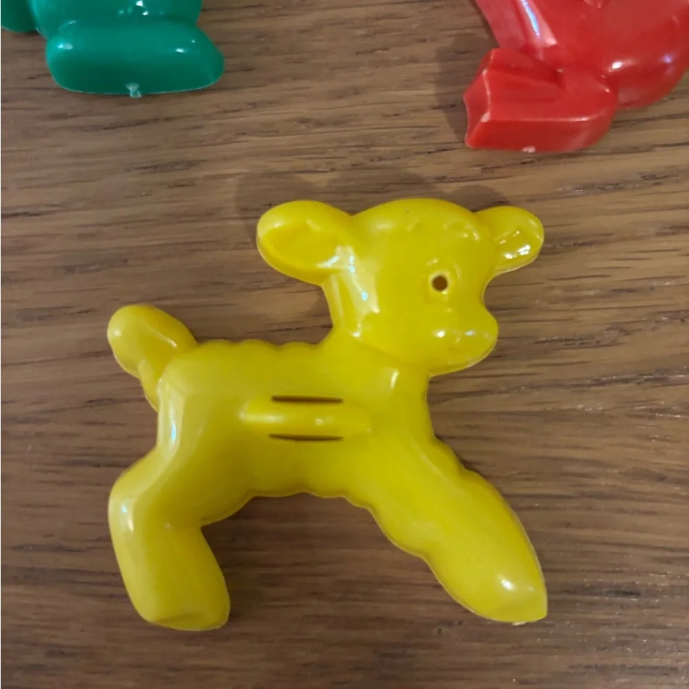 N/A vintage plastic